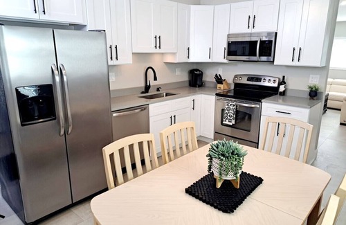 Naples Park House | Super close to the beach. Private Hot Tub Backyard