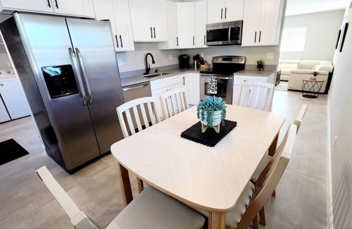 Naples Park House | Super close to the beach. Private Hot Tub Backyard
