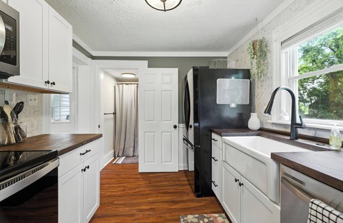 Luray Other | Super Cozy 5 Acre Farmhouse in Luray - Close to Everything