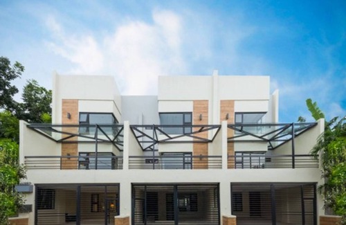 Upper Bicutan Villa | Super cozy Family Villa