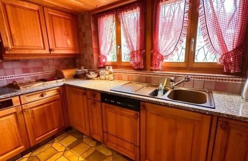 Rougemont Apartment | Super Cute and Cozy Chalet in the Village Center