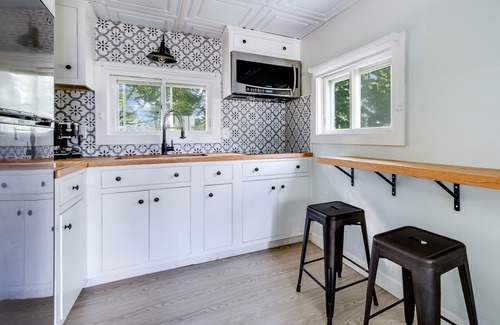 Mystic - New London Apartment | Super Cute & Cozy Apartment in Downtown Mystic!