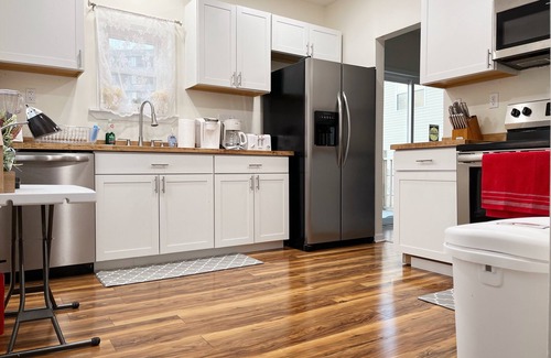 Mount Clemens Bed & Breakfast | Super Cute & Dreamy Home With 65”TV, AC, Grill and everything