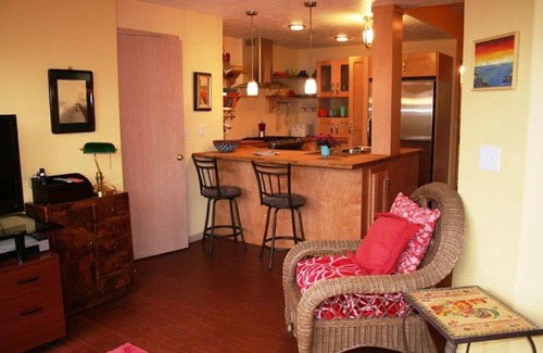 Newport House | Super Fall Savingsn @ Iconic & Fun Spacious Ocean house & location-Great Views!