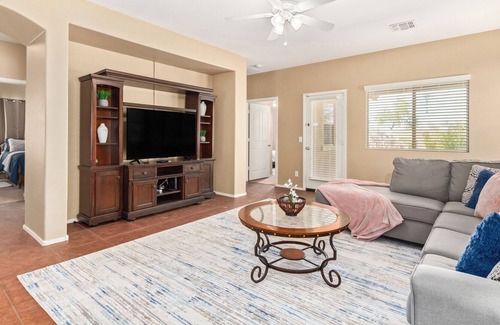 Canyon Trails House | Super Goodyear Charmer! Close to Baseball And Fun!