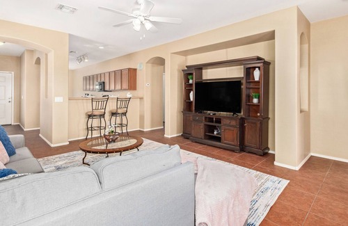 Canyon Trails House | Super Goodyear Charmer! Close to Baseball And Fun!