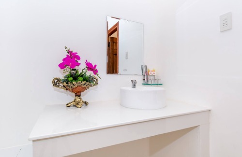 Cam Ranh Hotel | Super OYO 598 Peony Hotel