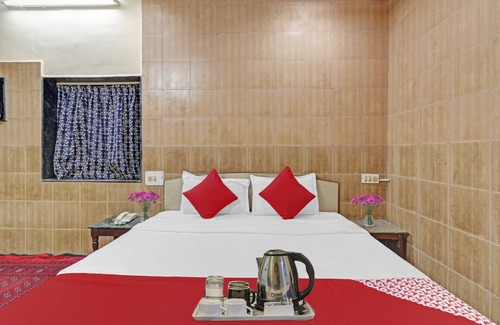 Parel Hotel | Super OYO Hotel Rajdoot