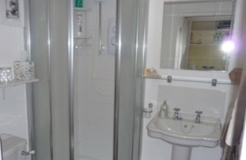 South Newton House | Super Self Catering Apartment Near Salisbury UK
