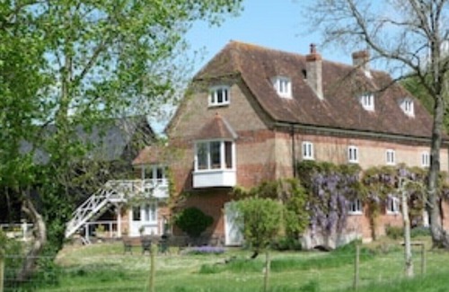 South Newton House | Super Self Catering Apartment Near Salisbury UK