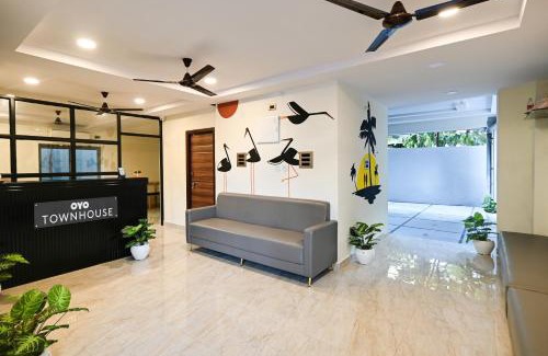 Champapet Hotel | Super Townhouse De Alphabet Karmanghat