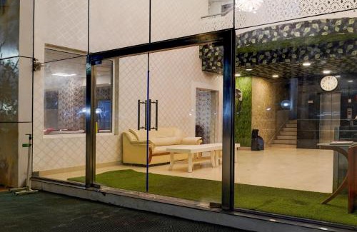 Medavakkam Hotel | Super Townhouse Medavakkam Near Jayachandran