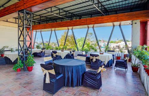 Paltan Bazaar Hotel | Super Townhouse Prince Chowk Near Railway Station