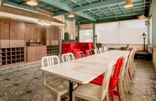 Sushant Lok Hotel | Super Townhouse Sushant Lok Phase 1 Formerly Hotel Neven
