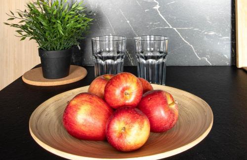 Wlochy Apartment | SuperApart Wiktoryn apt 233