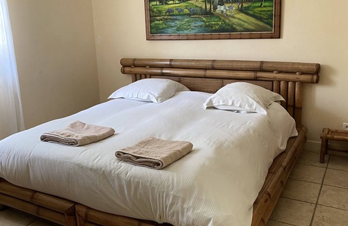 Mas-Blanc-des-Alpilles Other | Superb 250 m2 Provencal farmhouse for rent