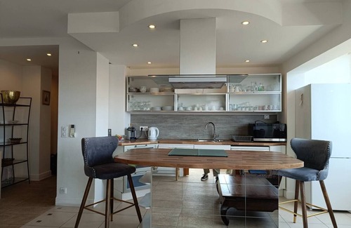 Cannes City Centre Apartment | Superb 2P - panoramic view 100M from the beach