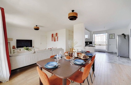 Puteaux Apartment | Superb 3BR with Terraces – Puteaux La Défense