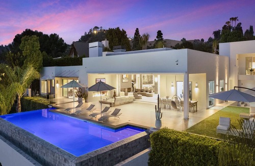 Beverly Hills House | Superb 6-bedroom exquisite contemporary masterpiece in Beverly Hills.