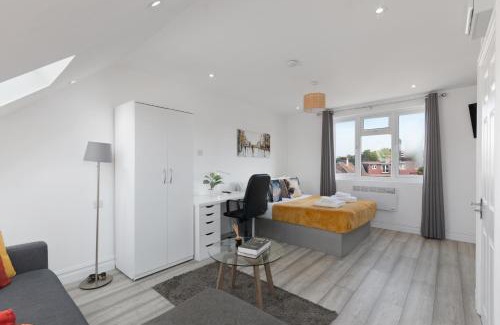 South Harrow Apartment | Superb Apartment with parking