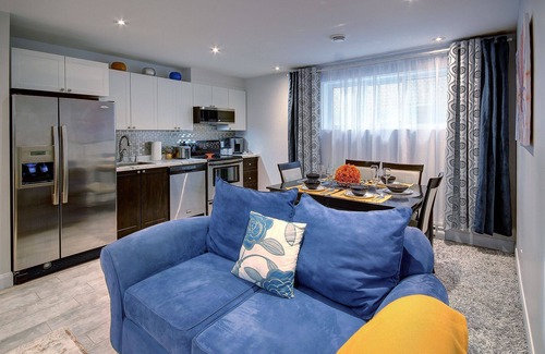 Brossard Apartment | Superb apartment 15 min from Montreal - Free Parking