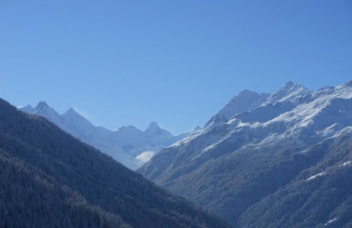 St. Luc Apartment | Superb apartment on the third floor of the Residence. Entrance, fully equipped kitchen, induction ho