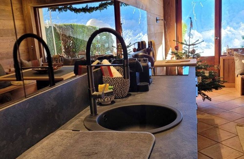 Megeve Apartment | Superb apartment, ski in ski out, garden and fireplace.