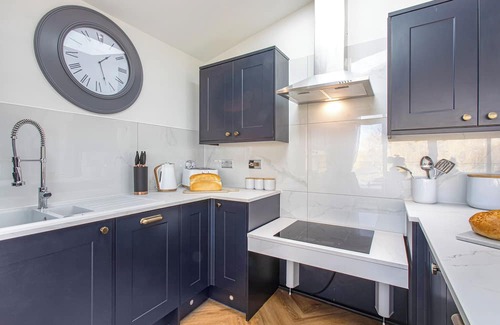 Laceby Ski Chalet | Superb bespoke lodge with four bedrooms sleeping up to ten people.