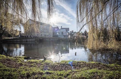 Cambridge City Centre Apartment | Superb Central Apt With Parking