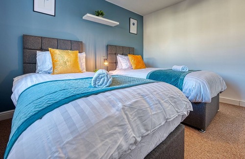 Derby House | Superb Contractor House