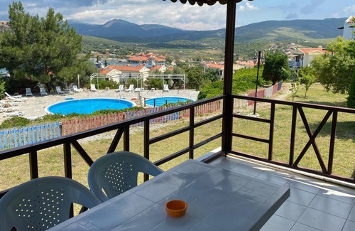 Ildır Koyu Apartment | Superb Flat with Shared Pool in Cesme