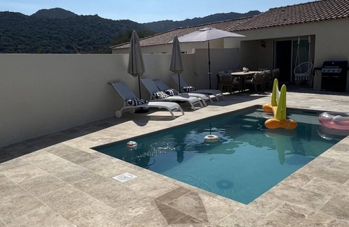 Monticello Villa | Superb house with swimming pool sleeps 4
