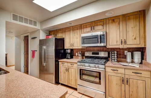 Summit Park House | Superb location 2