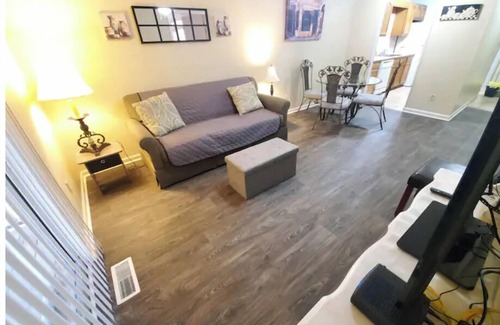 Anderson Apartment | Superb location. Close to all main activities.