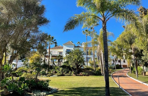 New Golden Mile Villa | Superb Mansion of 13 bedrooms, stunning garden and impressive views!
