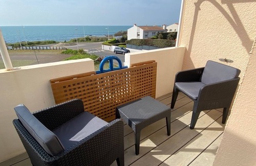 Chateau-d'Olonne Apartment | Superb studio with sea view and wild coast of Les Sables