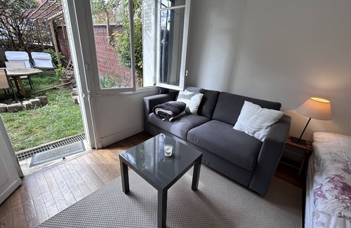 Clamart Apartment | Superb Studio in villa with separate entrance