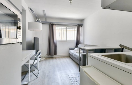 Prado-Perier Apartment | Superb studio near Prado beach