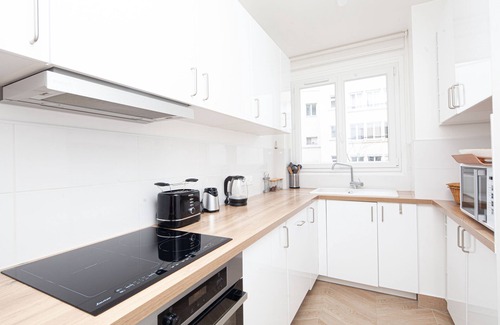 Porte-Dauphine Apartment | Superb T4 bright & calm. Free weekly cleaning & parking !nClose to Eiffel Tower.