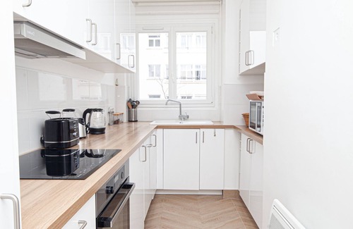 Porte-Dauphine Apartment | Superb T4 bright & calm. Free weekly cleaning & parking !nClose to Eiffel Tower.