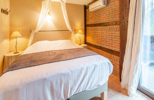 Jupille Other | Superb vacation home with private pool