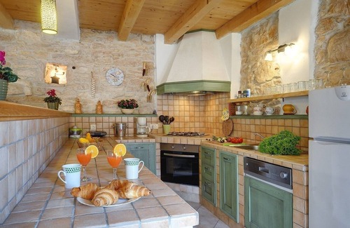 Gracisce House | Superb villa with private pool, pets allowed