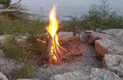 Masson-Angers Cottage | Superb waterfront cottage minutes from the city!