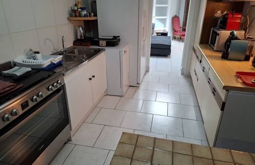 Seclin Apartment | Superbe Appartement de 200m2,10 Pers, 3 Chambres, Jeux , Cuisine Pour les Pros