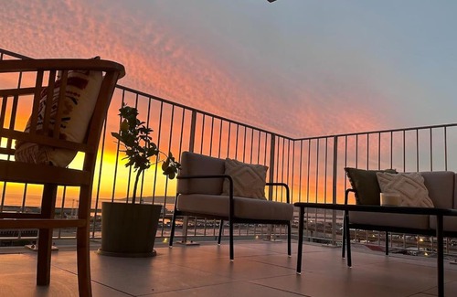 Euromed - La Joliette Apartment | Superbe appartement en résidence avec vue sur mer