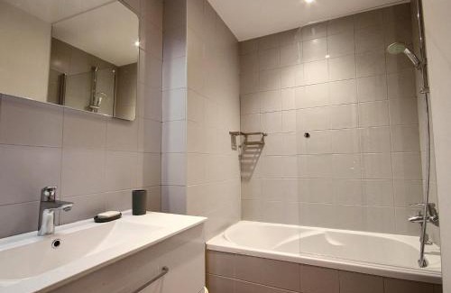 Plagne Centre Apartment | Superbe appartement rénové pour 6 pers, au pied des pistes à Plagne Centre - FR-1-455-12
