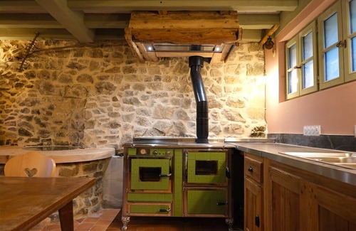 Saint-Cyr-le-Chatoux House | Superbe Maison de Campagne Authentique, Dans la Forêt et la Magie de la Nature