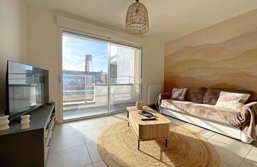 Berck-sur-Mer Apartment | Superbe T3 moderne à Berck-Plage avec balcon et garage - FR-1-646-83
