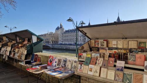 Les Halles Apartment | Superbe T3 Terrasse Coeur de Paris historique