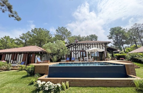 Moliets-et-Maa House | Superbe Villa Piscine à Débordement, vue Golf, Pinède, 8 min à Pied de la Plage!